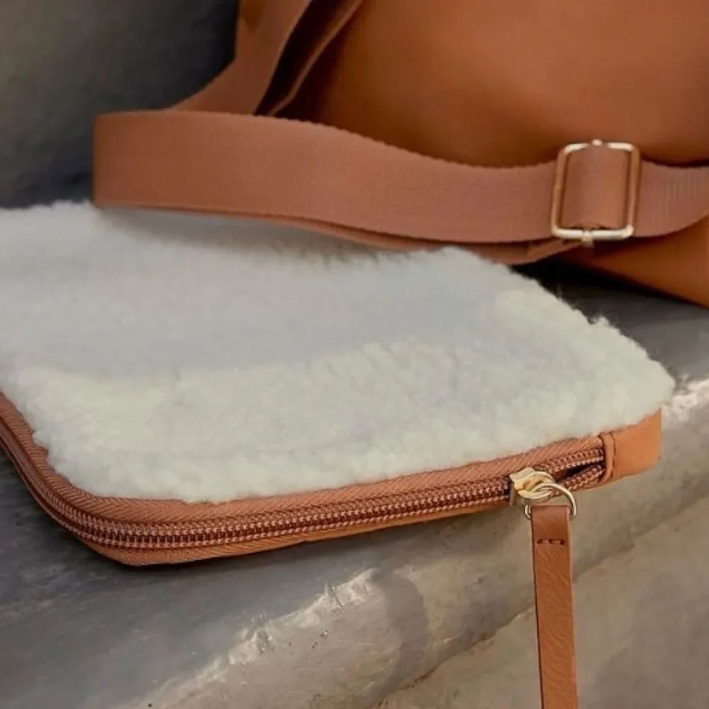 Nwt Dsw The Weekender Travel Duffle Bag With Removable Sherpa Pouch Brown Large — image 7 of 8